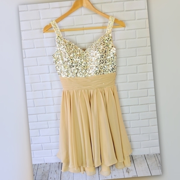Custom-Made Gold Sequin Formal Dress Womens 4-6 estimate only - Picture 1 of 5